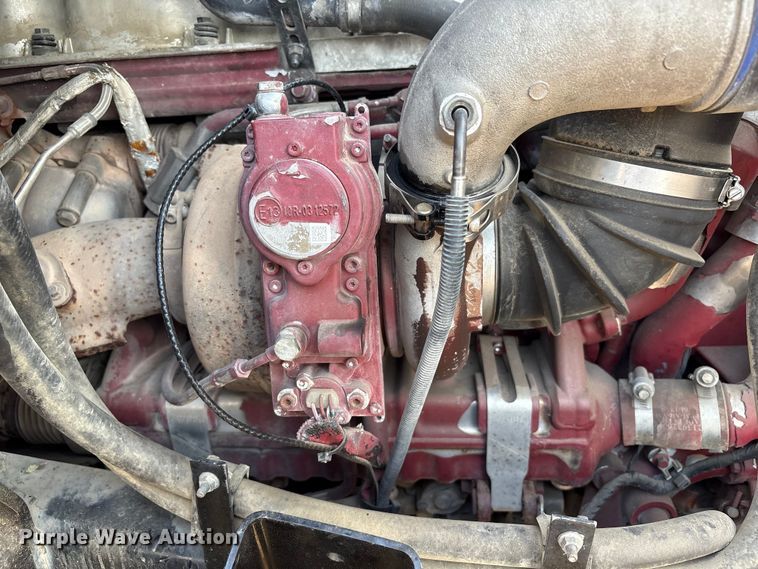 image for item EC8220 2016 Mack CXU612 semi truck