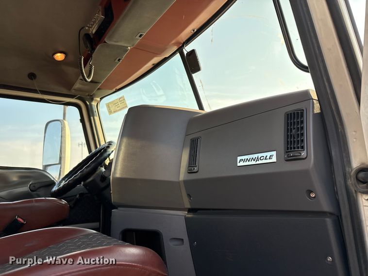 image for item EC8221 2015 Mack CXU612 semi truck