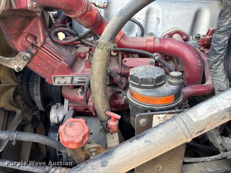 image for item EC8221 2015 Mack CXU612 semi truck