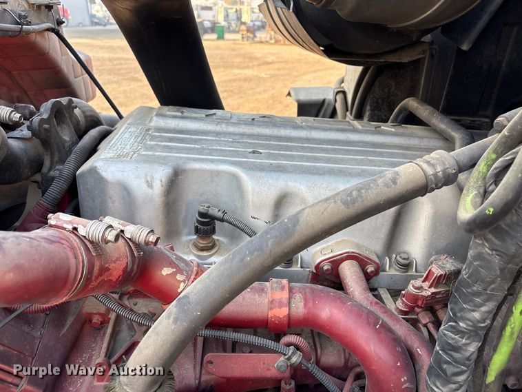 image for item EC8221 2015 Mack CXU612 semi truck