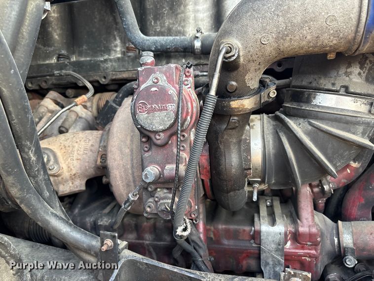 image for item EC8221 2015 Mack CXU612 semi truck