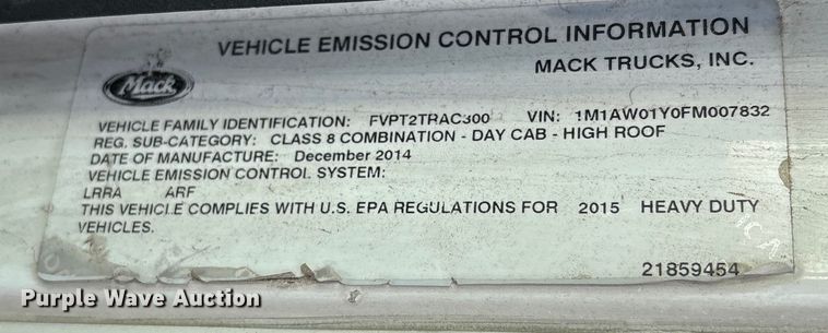 image for item EC8221 2015 Mack CXU612 semi truck