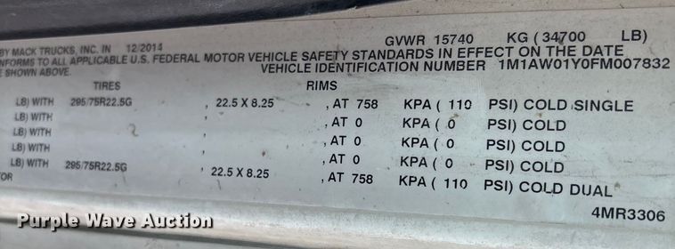 image for item EC8221 2015 Mack CXU612 semi truck