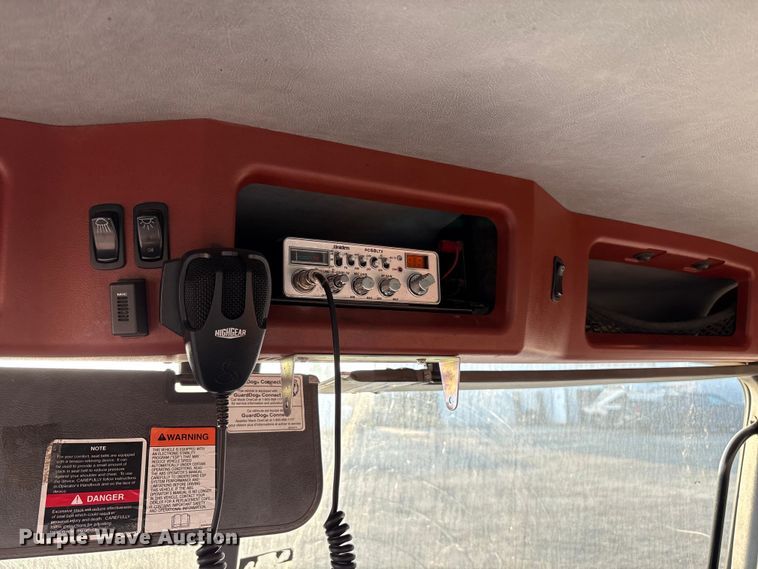 image for item EC8222 2015 Mack CXU612 semi truck