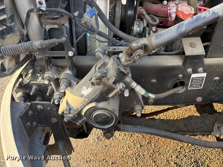 image for item EC8222 2015 Mack CXU612 semi truck