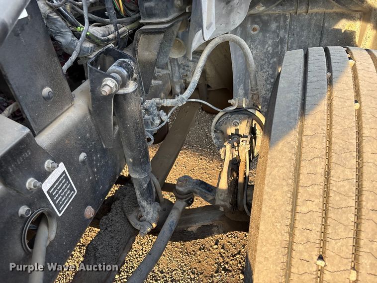 image for item EC8222 2015 Mack CXU612 semi truck