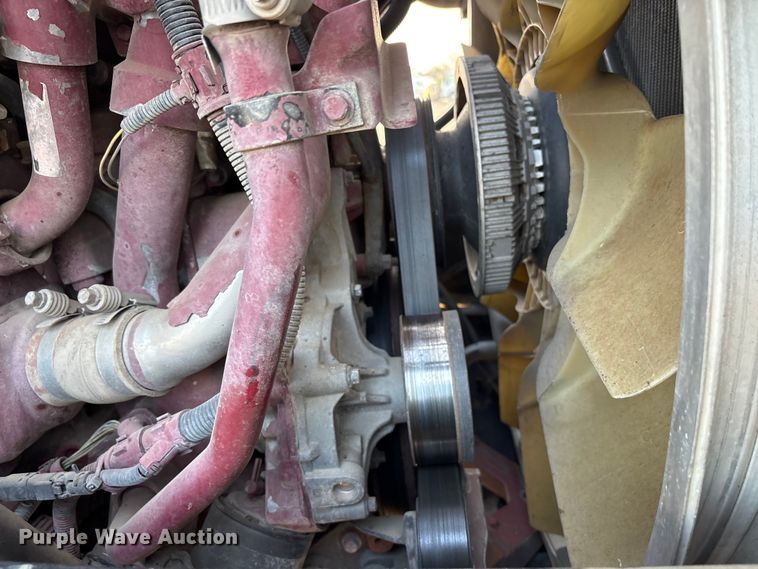 image for item EC8222 2015 Mack CXU612 semi truck