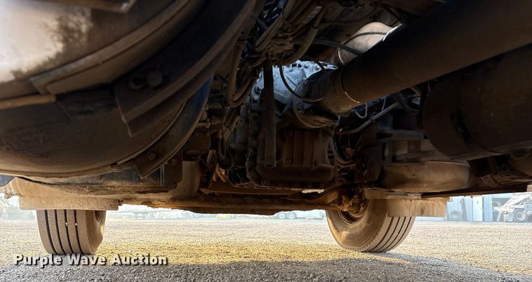 image for item EC8222 2015 Mack CXU612 semi truck