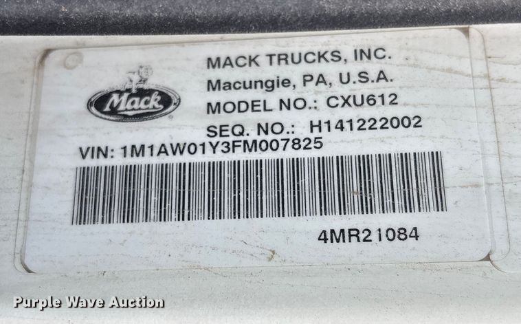 image for item EC8222 2015 Mack CXU612 semi truck