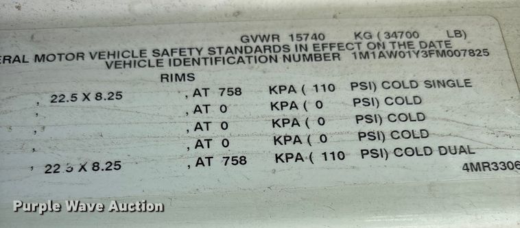 image for item EC8222 2015 Mack CXU612 semi truck