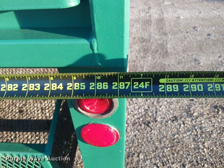 image for item EG1689 2007 Peterbilt 335 flatbed truck