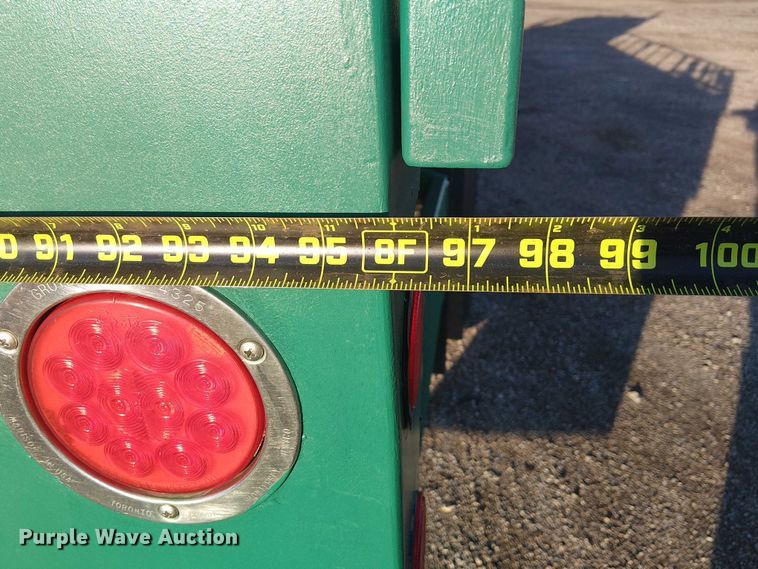 image for item EG1689 2007 Peterbilt 335 flatbed truck