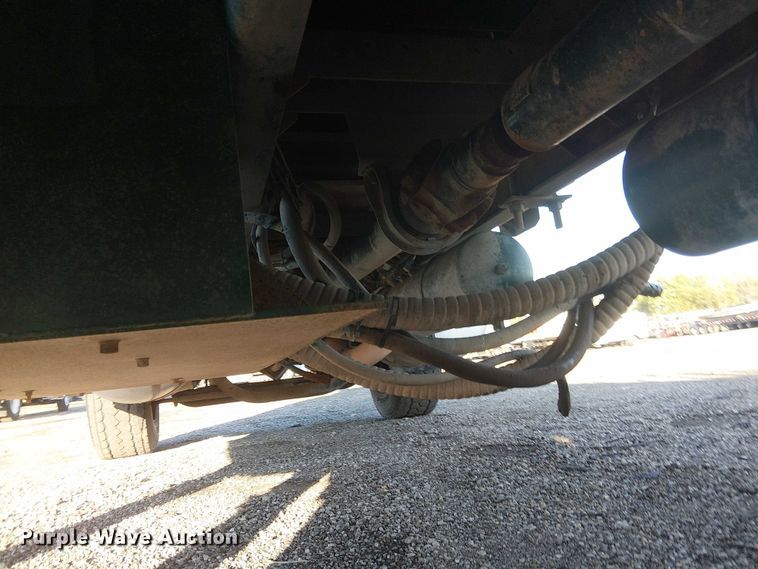 image for item EG1689 2007 Peterbilt 335 flatbed truck