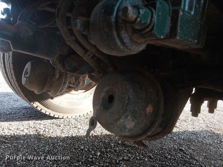 image for item EG1689 2007 Peterbilt 335 flatbed truck