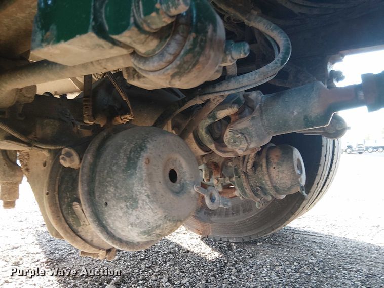 image for item EG1689 2007 Peterbilt 335 flatbed truck