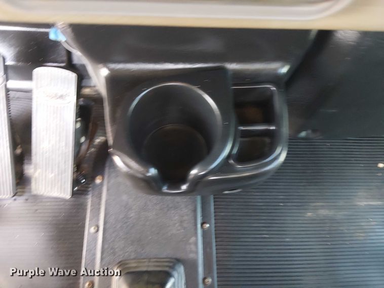 image for item EG1689 2007 Peterbilt 335 flatbed truck