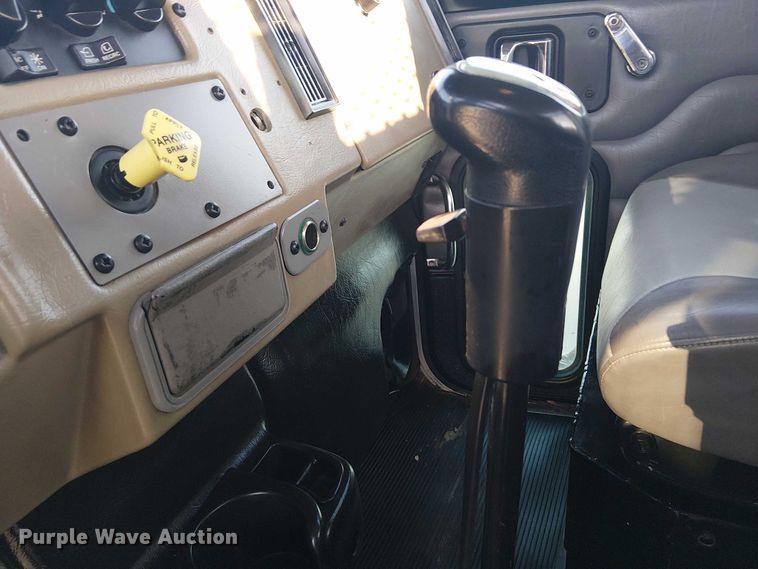 image for item EG1689 2007 Peterbilt 335 flatbed truck