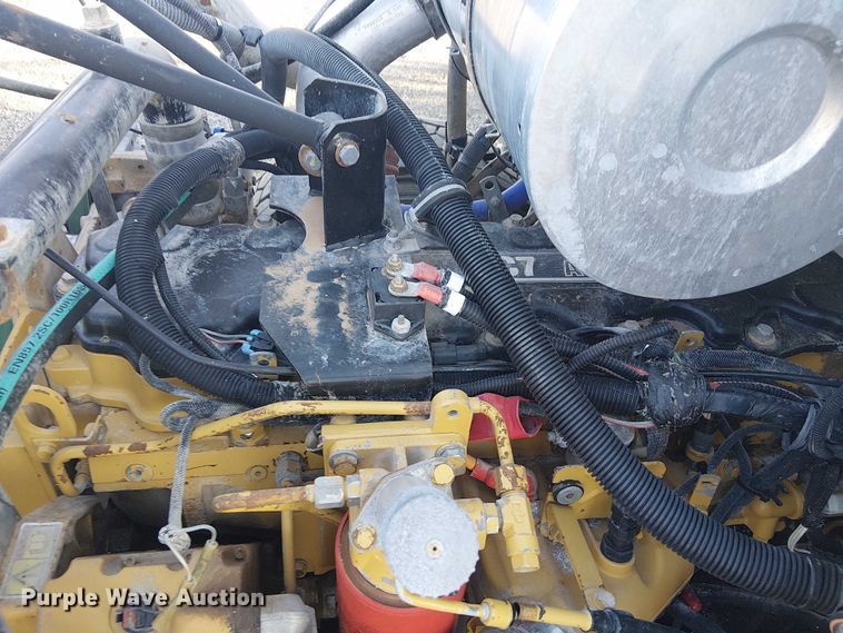 image for item EG1689 2007 Peterbilt 335 flatbed truck