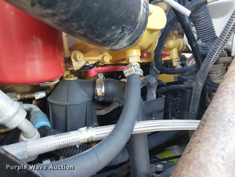 image for item EG1689 2007 Peterbilt 335 flatbed truck