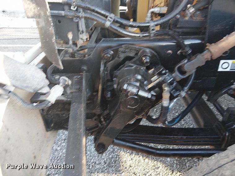 image for item EG1689 2007 Peterbilt 335 flatbed truck