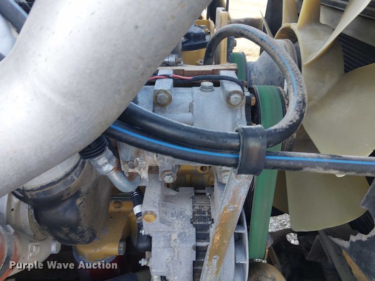 image for item EG1689 2007 Peterbilt 335 flatbed truck