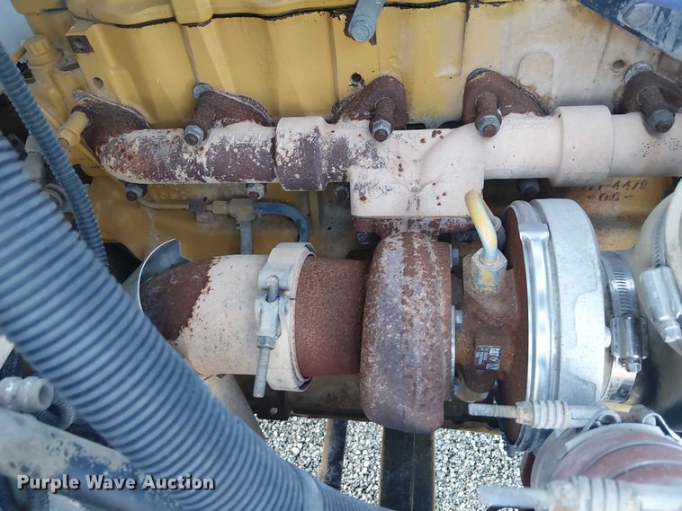 image for item EG1689 2007 Peterbilt 335 flatbed truck