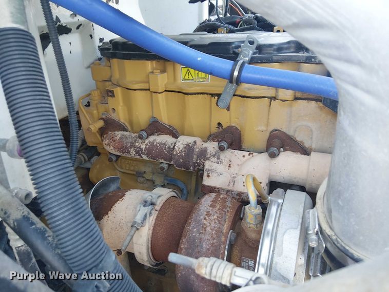 image for item EG1689 2007 Peterbilt 335 flatbed truck