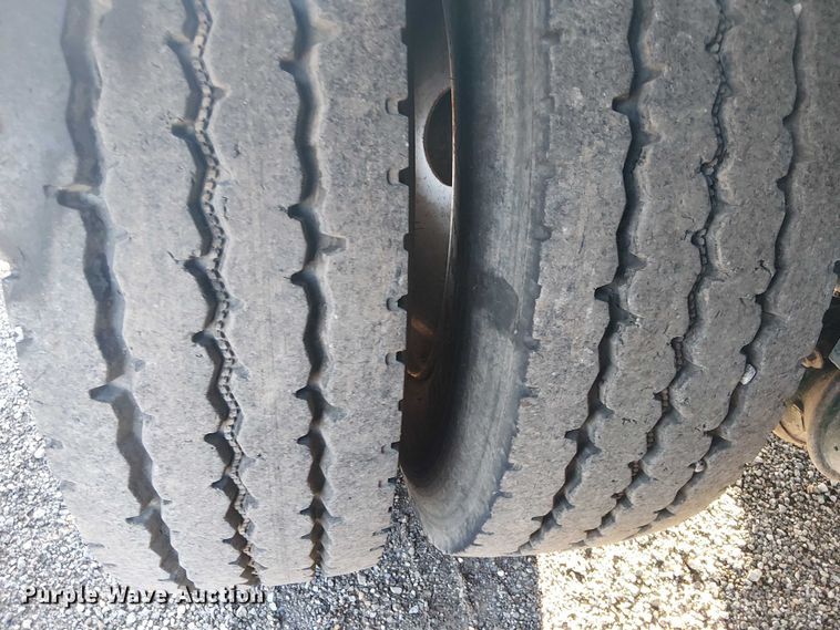 image for item EG1689 2007 Peterbilt 335 flatbed truck