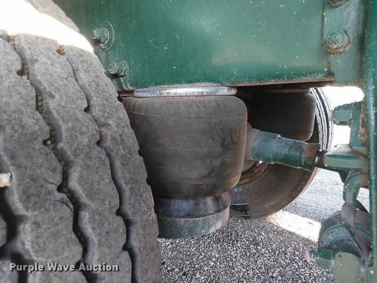 image for item EG1689 2007 Peterbilt 335 flatbed truck