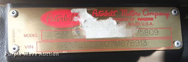 image for item EG1689 2007 Peterbilt 335 flatbed truck