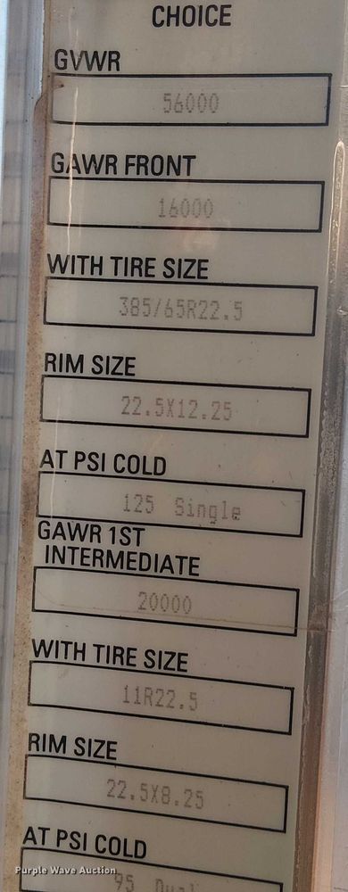 image for item EG1689 2007 Peterbilt 335 flatbed truck