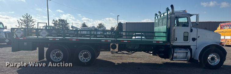 image for item EG1756 2007 Peterbilt 357 flatbed truck