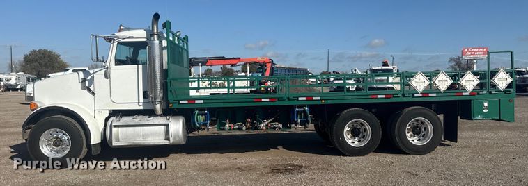 image for item EG1756 2007 Peterbilt 357 flatbed truck