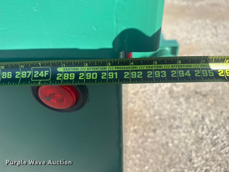 image for item EG1756 2007 Peterbilt 357 flatbed truck