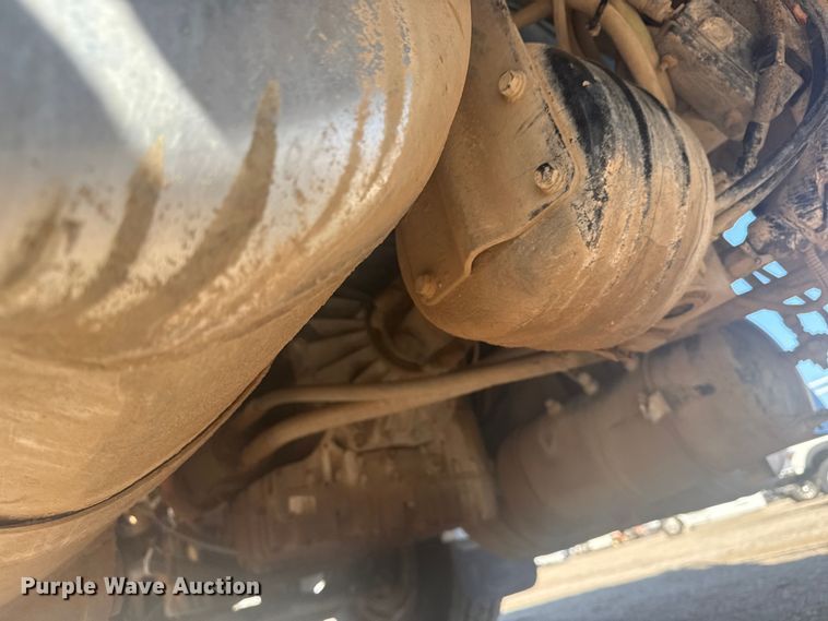 image for item EG1756 2007 Peterbilt 357 flatbed truck