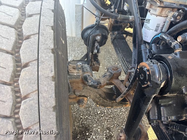 image for item EG1756 2007 Peterbilt 357 flatbed truck