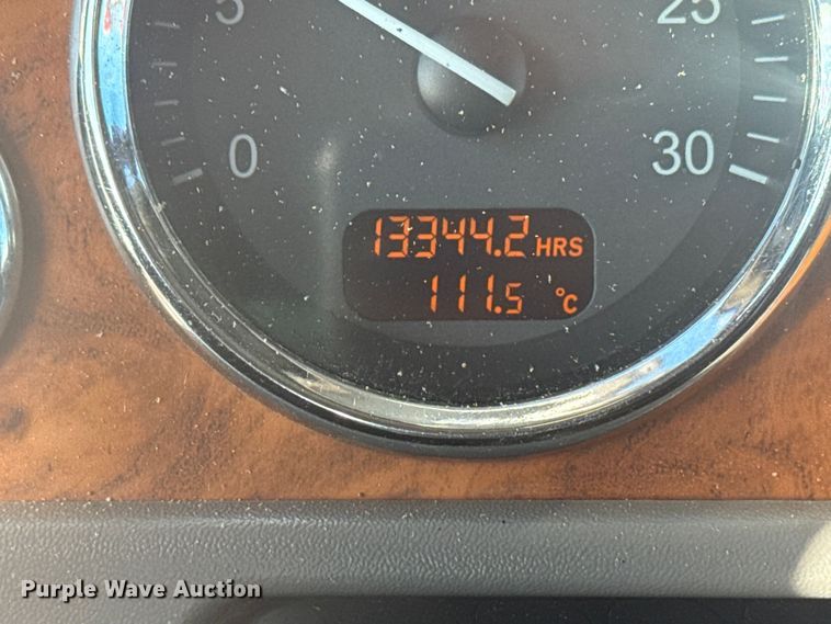 image for item EG1756 2007 Peterbilt 357 flatbed truck