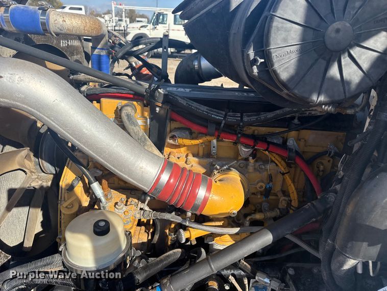 image for item EG1756 2007 Peterbilt 357 flatbed truck