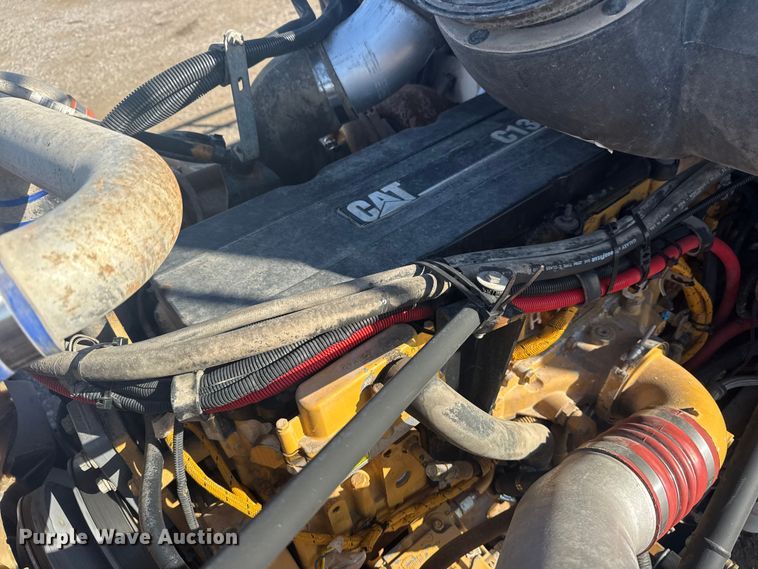 image for item EG1756 2007 Peterbilt 357 flatbed truck