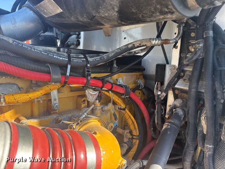 image for item EG1756 2007 Peterbilt 357 flatbed truck