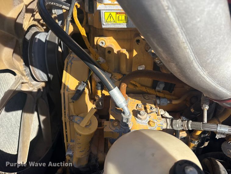 image for item EG1756 2007 Peterbilt 357 flatbed truck