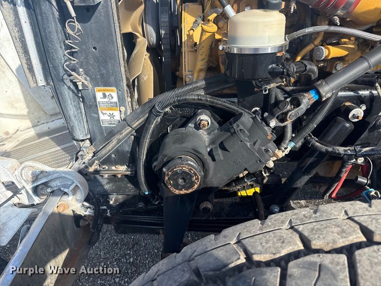 image for item EG1756 2007 Peterbilt 357 flatbed truck