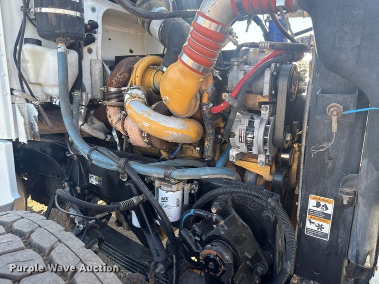 image for item EG1756 2007 Peterbilt 357 flatbed truck