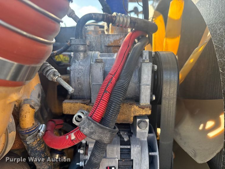 image for item EG1756 2007 Peterbilt 357 flatbed truck