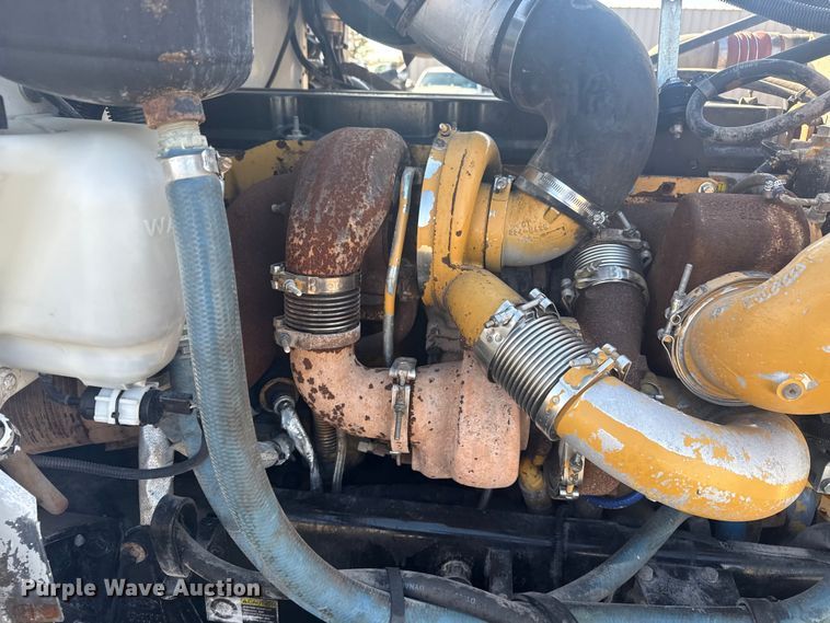 image for item EG1756 2007 Peterbilt 357 flatbed truck