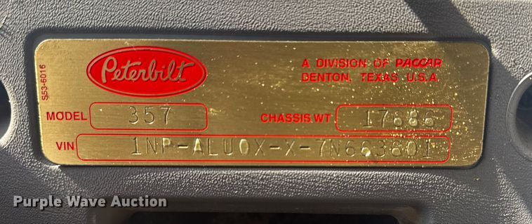 image for item EG1756 2007 Peterbilt 357 flatbed truck