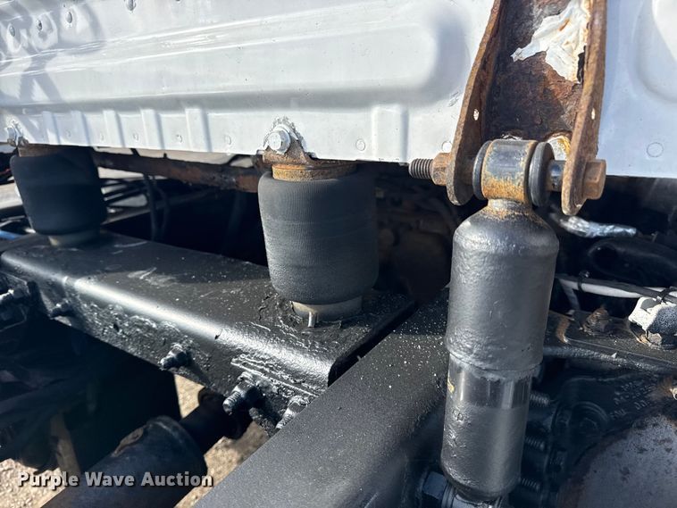 image for item EG1887 2014 Freightliner Cascadia 125 semi truck