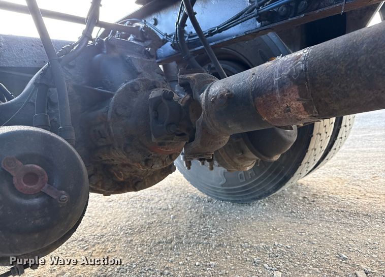 image for item EG1887 2014 Freightliner Cascadia 125 semi truck