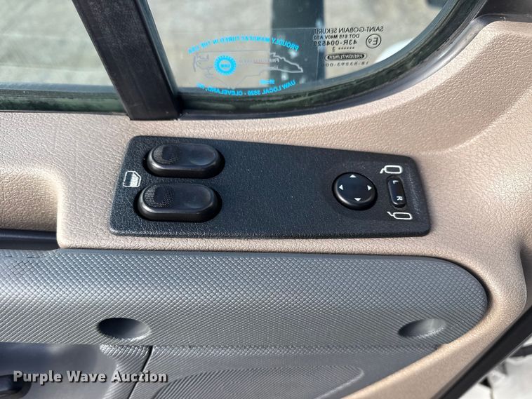 image for item EG1887 2014 Freightliner Cascadia 125 semi truck