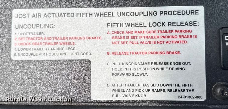 image for item EG1887 2014 Freightliner Cascadia 125 semi truck